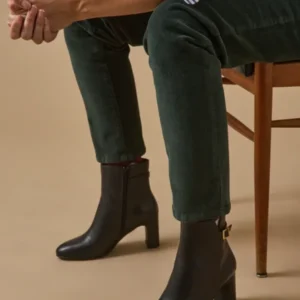 Damen-Stiefeletten mit Absatz aus Leder
