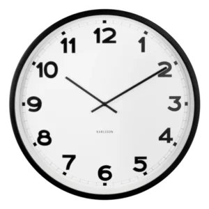Karlsson Wanduhr mit rundem Gehäuse, weißem Zifferblatt und schwarzen arabischen Ziffern