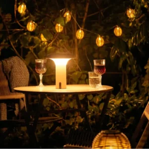 Garten-Tischlampe „Norvara“ – wetterfest für Balkon & Outdoor-Bereich