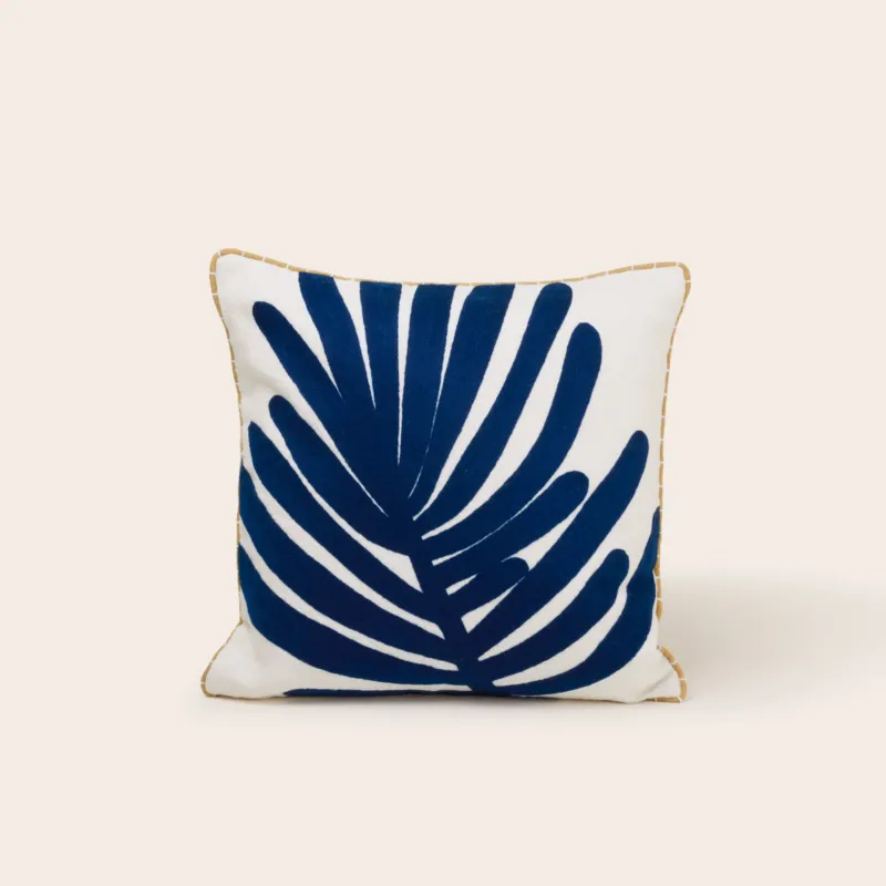 Housse de coussin TROPI ecru et indigo | mobile_slider